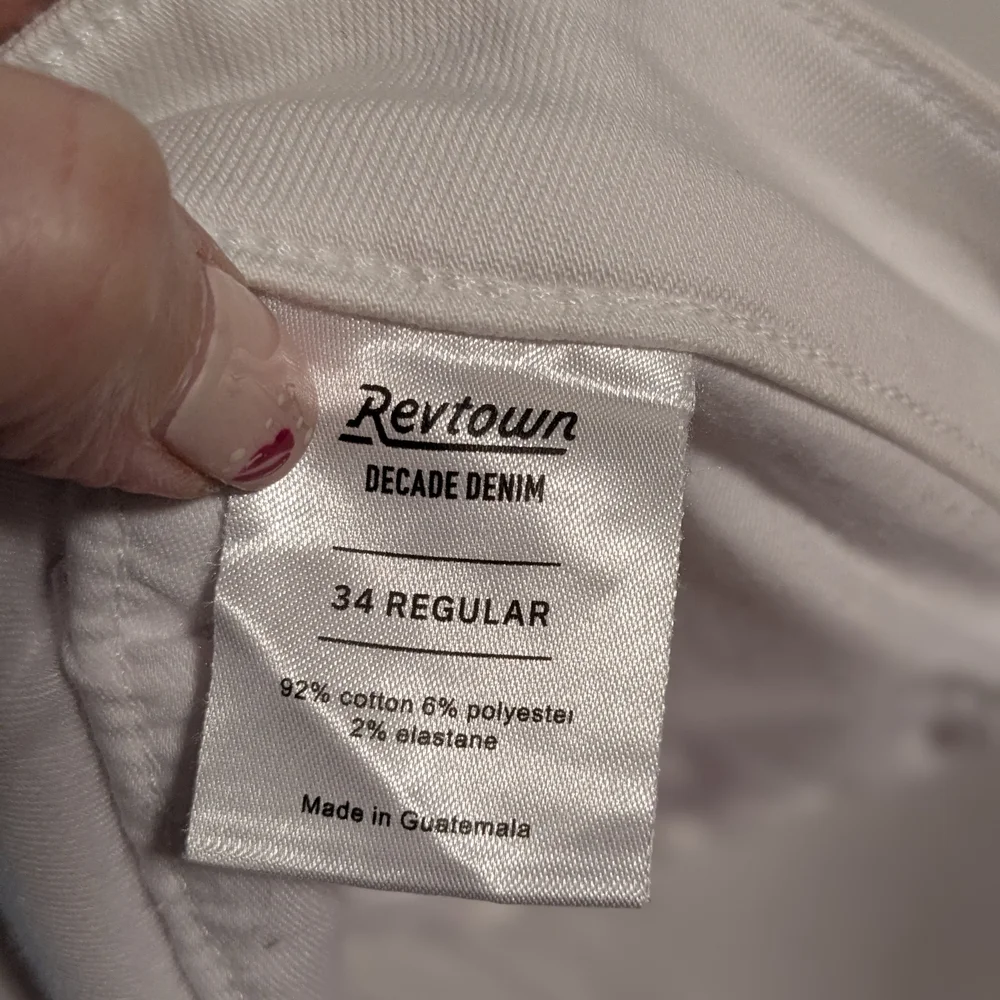 Women's Revtown High-Rise White Skinny Jeans (Size 34R/US Size 14) FLAWLESS! - Picture 3 of 16